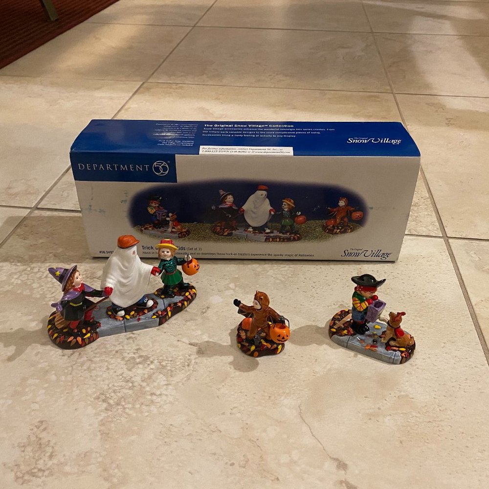 Dept. 56 Heritage Dickens Snow Village Trick or Treat Kids set of 3 #54937
